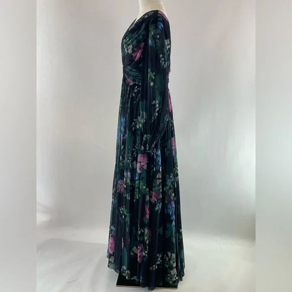 Badgley Mischka Pleated Gown, 8 - Picture 7 of 16